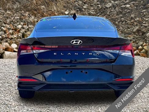 Used 2023 Hyundai Elantra SEL FWD image 4
