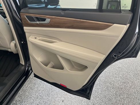 New 2026 Volkswagen Atlas SE FWD image 34