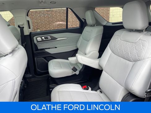 Used 2025 Ford Explorer Platinum w/ LUX Leather Package image 27