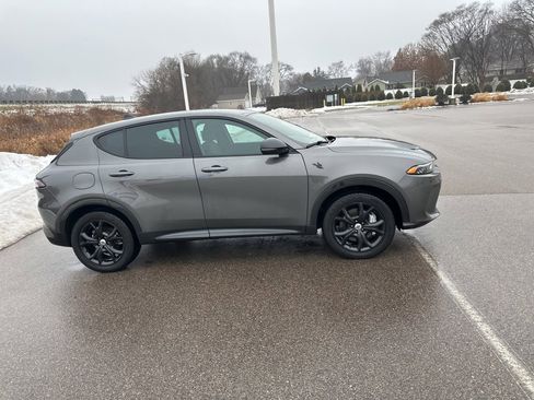 Used 2024 Dodge Hornet R/T w/ R/T Blacktop Package image 6