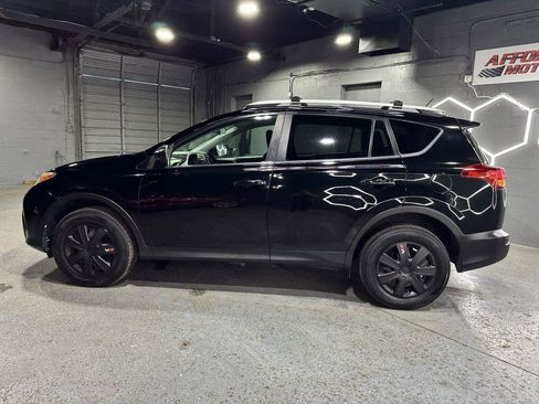 Used 2015 Toyota RAV4 LE AWD/4WD image 2