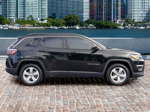 Used 2020 Jeep Compass Latitude image 4