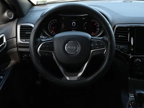 Used 2021 Jeep Grand Cherokee Laredo X RWD image 9