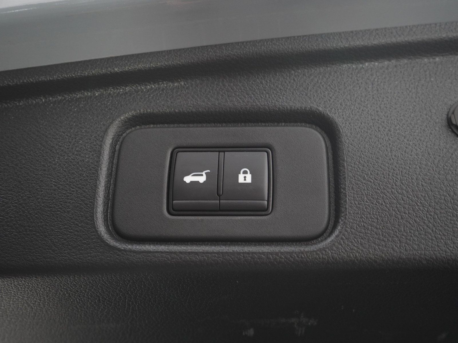 Used 2024 Nissan Pathfinder Platinum AWD/4WD image 13
