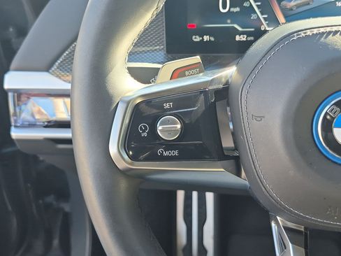 Used 2024 BMW i7 xDrive60 AWD/4WD image 19