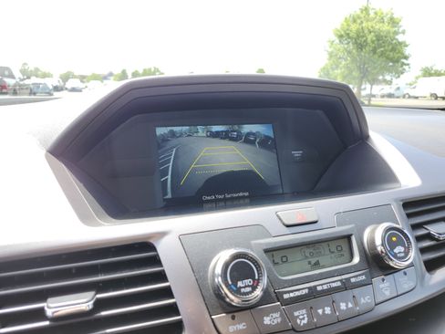 Used 2014 Honda Odyssey EX image 2
