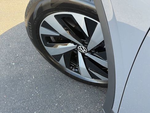 New 2026 Volkswagen ID.4 Pro image 9