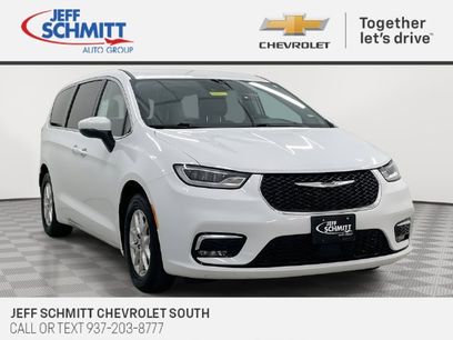 Used 2024 Chrysler Pacifica Touring-L