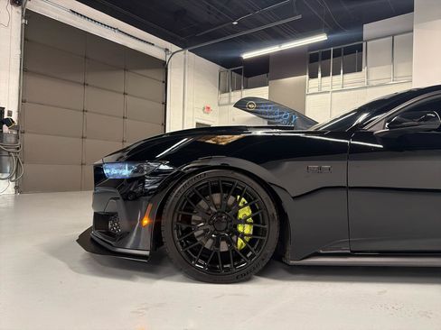 Used 2025 Ford Mustang GT RWD image 3