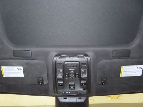 Certified 2024 Cadillac Escalade ESV Premium Luxury Platinum w/ Heavy-Duty Trailer Package image 30