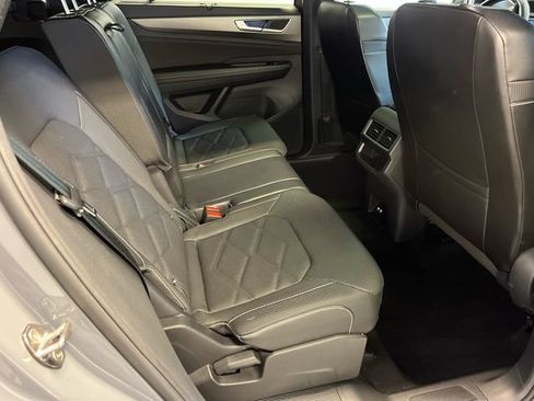Certified 2024 Volkswagen Atlas Cross Sport SE FWD image 13