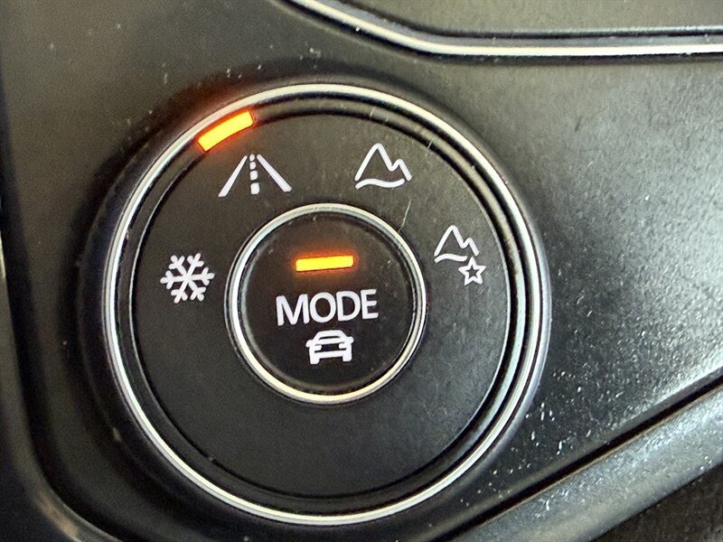 Used 2019 Volkswagen Tiguan SE AWD/4WD image 27