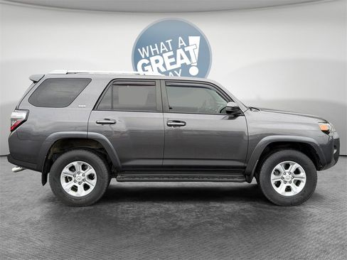 Used 2018 Toyota 4Runner SR5 image 2
