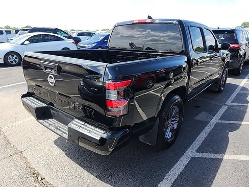 Used 2025 Nissan Frontier SV RWD image 2