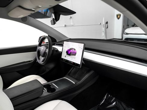 Used 2022 Tesla Model Y Performance AWD/4WD image 13