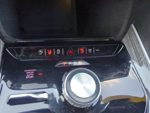 Used 2022 Jeep Wagoneer Series II AWD/4WD image 27