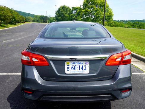 Used 2017 Nissan Sentra SV w/ Style Package image 6