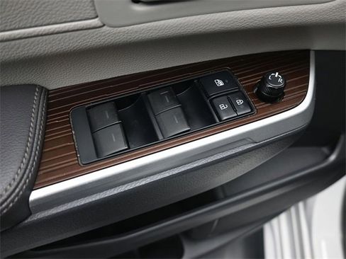 Used 2021 Toyota Sienna LE image 21