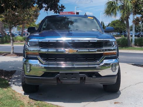 Used 2018 Chevrolet Silverado 1500 LT w/ All Star Edition AWD/4WD image 3