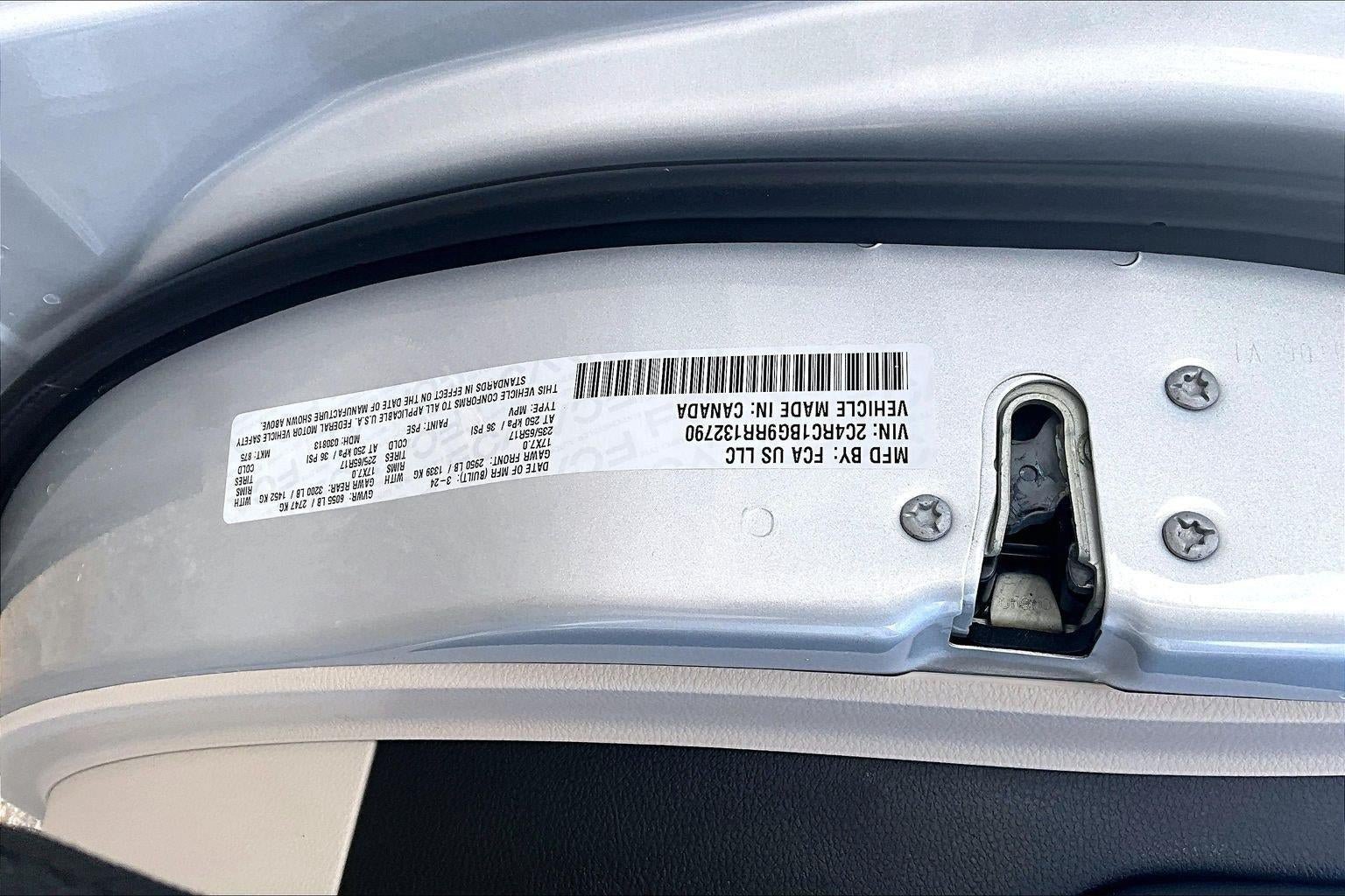 Used 2024 Chrysler Pacifica Touring-L FWD image 30