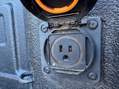 Used 2022 Chevrolet Silverado 1500 LT image 11