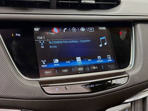 Used 2018 Cadillac XT5 Luxury w/ Driver Awareness Package FWD image 15