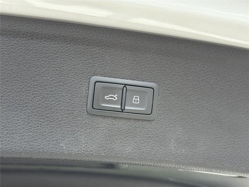 Used 2019 Audi Q5 2.0T Premium Plus w/ Premium Plus Package AWD/4WD image 18
