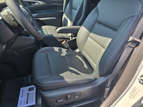 Used 2026 Chevrolet Traverse LT w/ Midnight/Sport Edition FWD image 23