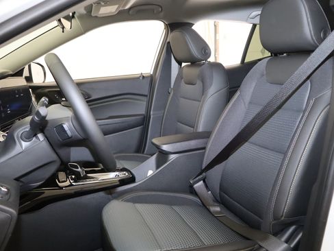 New 2026 Chevrolet Trax LT w/ Driver Confidence Package FWD image 22