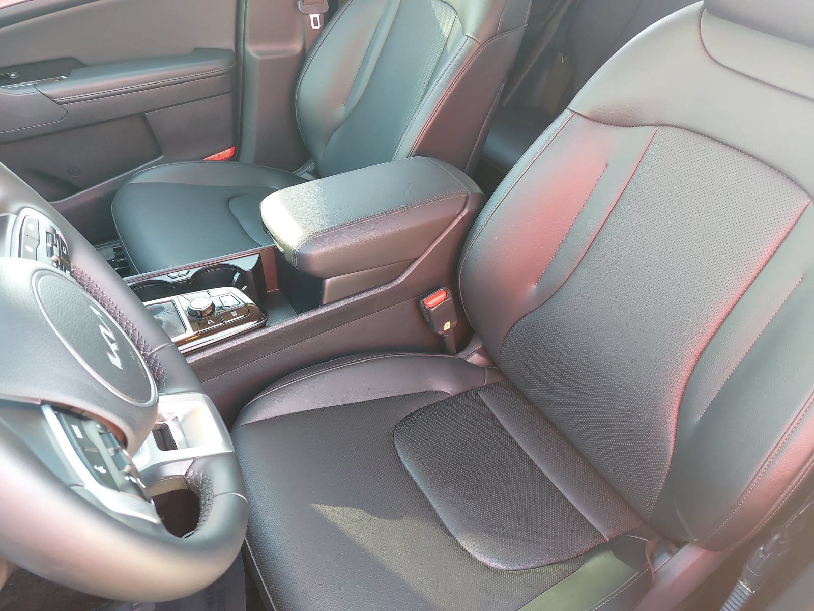 Used 2024 Kia Sportage EX FWD image 14