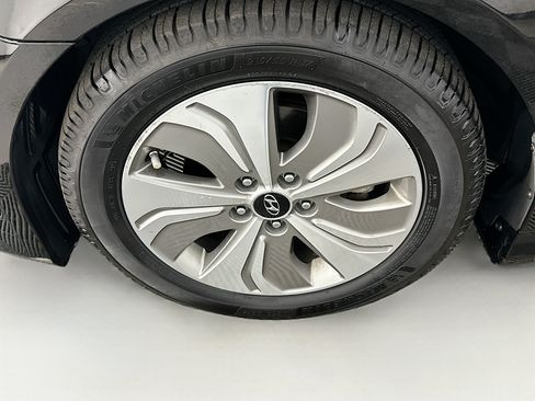 Used 2015 Hyundai Sonata Limited w/ Option Group 02 FWD image 11