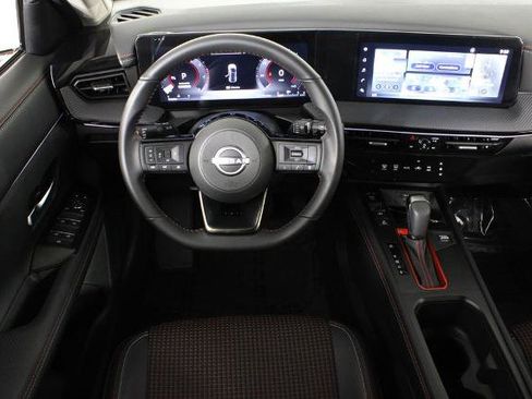 Certified 2025 Nissan Kicks SR FWD image 7