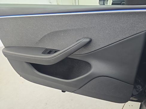 Used 2024 Tesla Model 3 Standard Range image 25