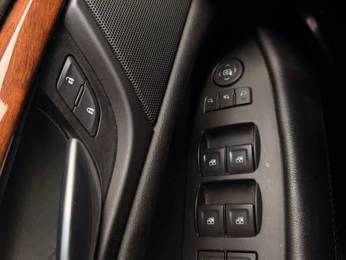 Used 2016 Cadillac Escalade Luxury AWD/4WD image 16
