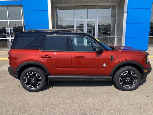 Used 2022 Ford Bronco Sport Outer Banks w/ Tech Package image 2