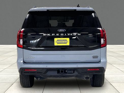 Certified 2025 Ford Expedition Active AWD/4WD image 4