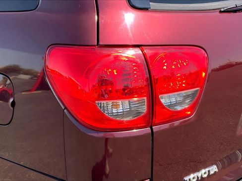 Used 2008 Toyota Sequoia Limited RWD image 28