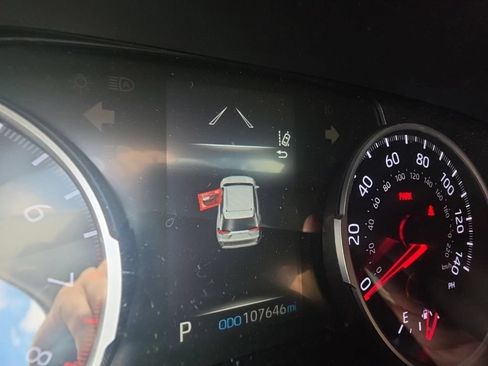 Used 2021 Toyota RAV4 XLE Premium AWD/4WD image 16