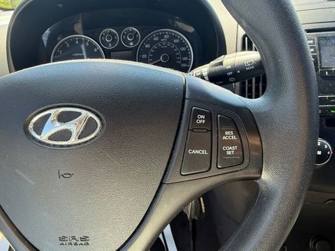 Used 2010 Hyundai Elantra GLS FWD image 27