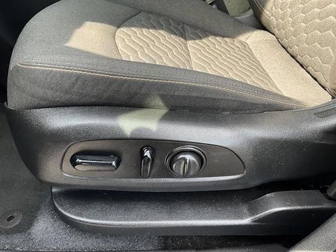 Used 2020 Chevrolet Equinox LT AWD/4WD image 18