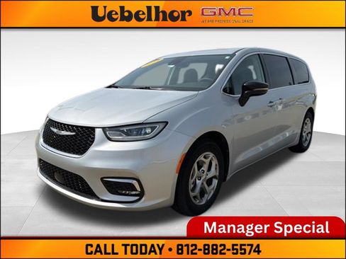 Used 2024 Chrysler Pacifica Limited FWD image 17