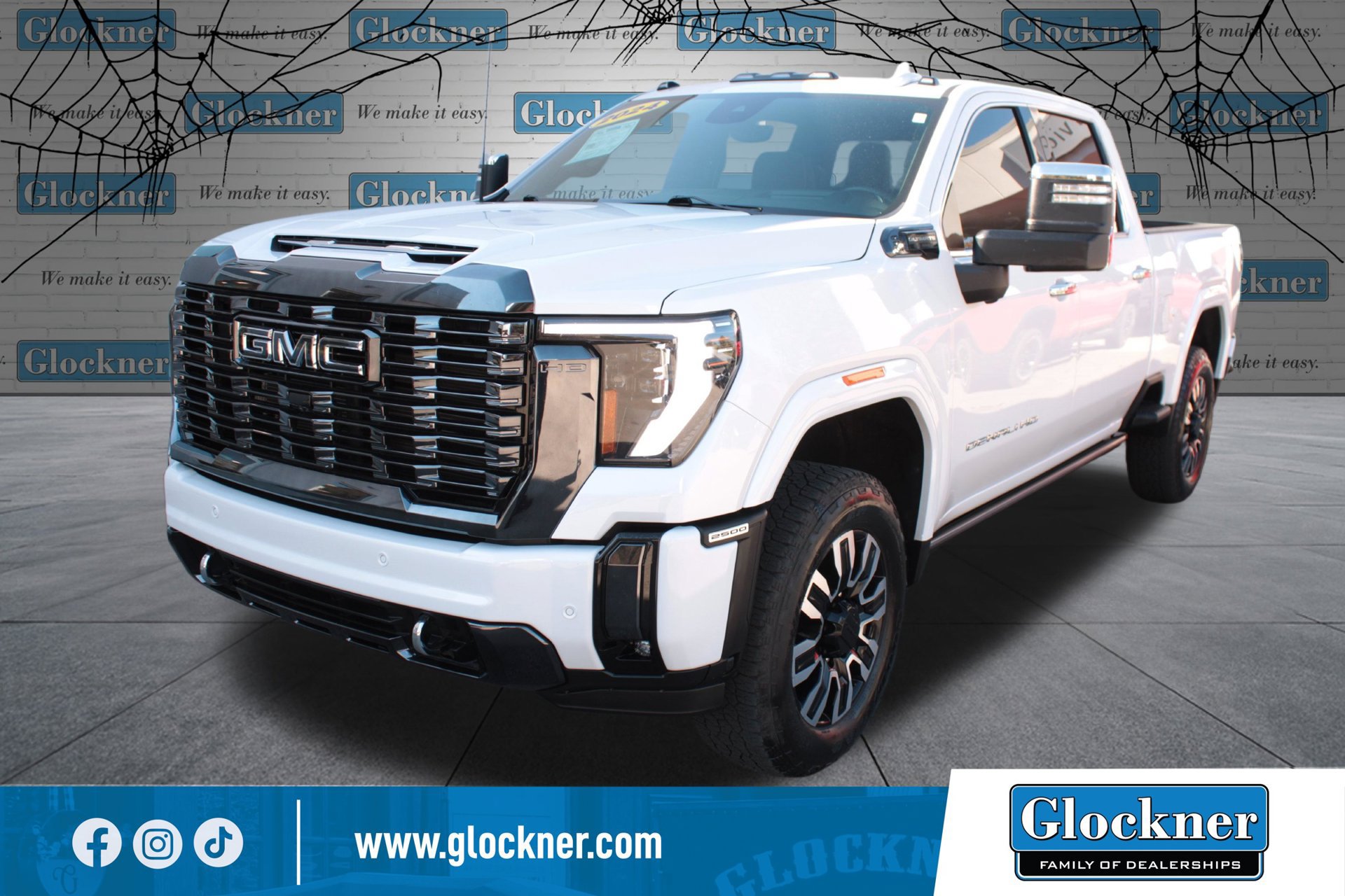 Used 2024 GMC Sierra 2500 Denali Ultimate w/ Max Trailering Package AWD/4WD image 1