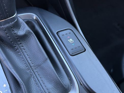 Used 2016 Hyundai Santa Fe Limited w/ Option Group 04 image 18