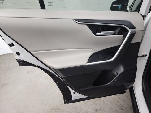 Used 2020 Toyota RAV4 XLE Premium AWD/4WD image 25