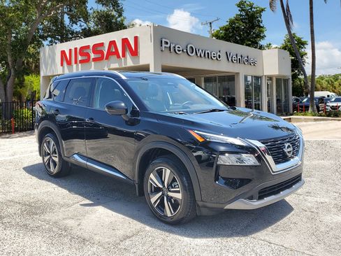 Certified 2023 Nissan Rogue SL image 3