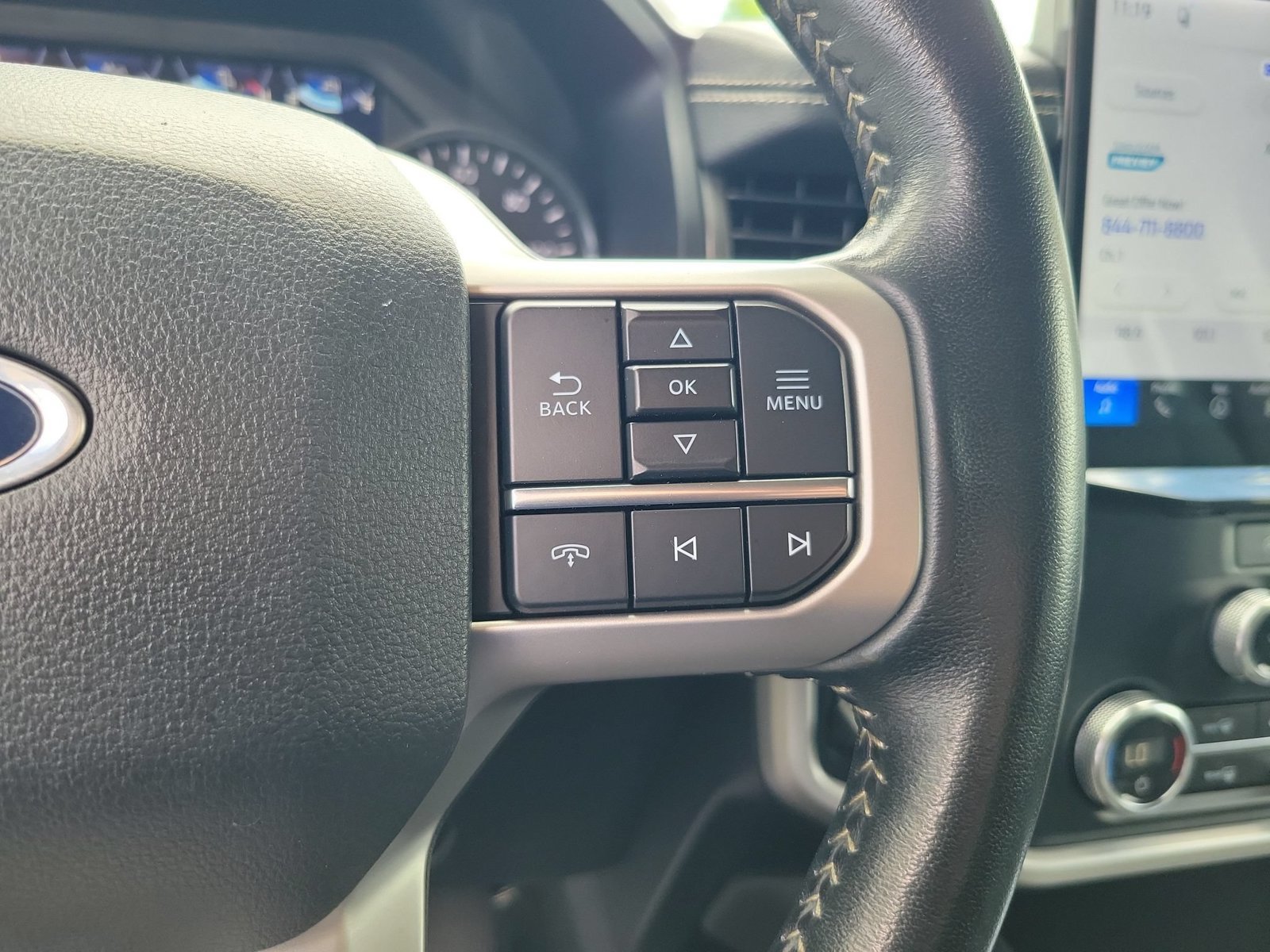 Used 2024 Ford Expedition XLT RWD image 24