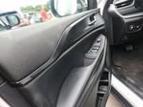 Used 2024 Jeep Grand Cherokee Altitude AWD/4WD image 17