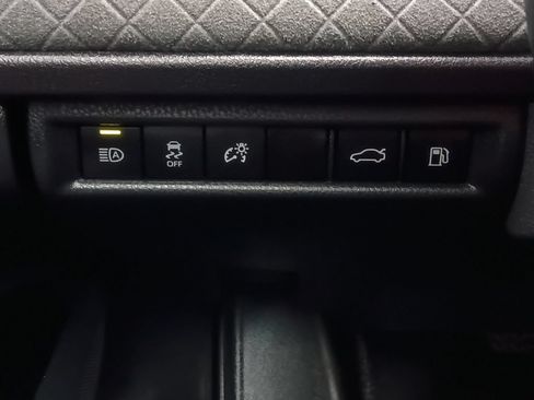 Used 2025 Toyota Camry XLE FWD image 12