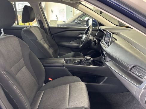 Used 2025 Nissan Rogue SV FWD image 38