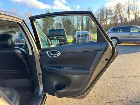 Used 2015 Nissan Sentra SV w/ Style Package image 14